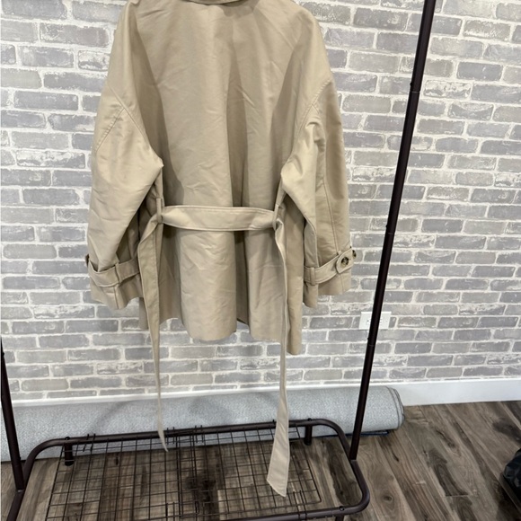 HM Trench Jacket - Picture 3 of 3